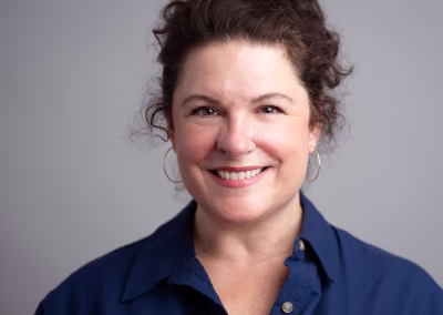 Portrait of Beth Anesi